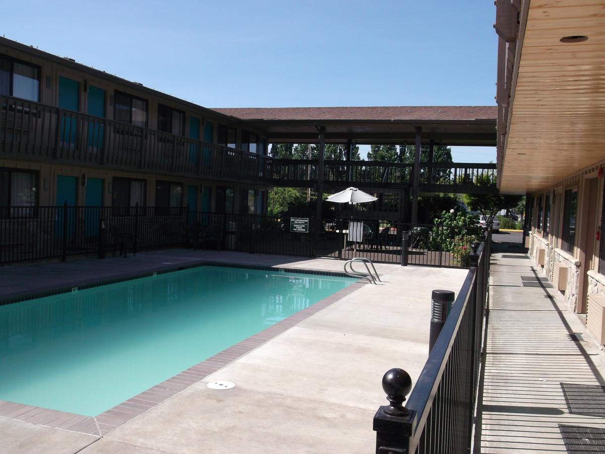 Pepper Tree Inn - thumb 29