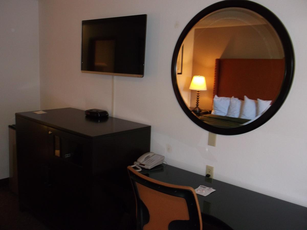 Pepper Tree Inn - thumb 33