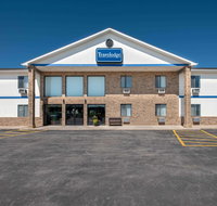 Travelodge by Wyndham Spearfish - Accommodation New York