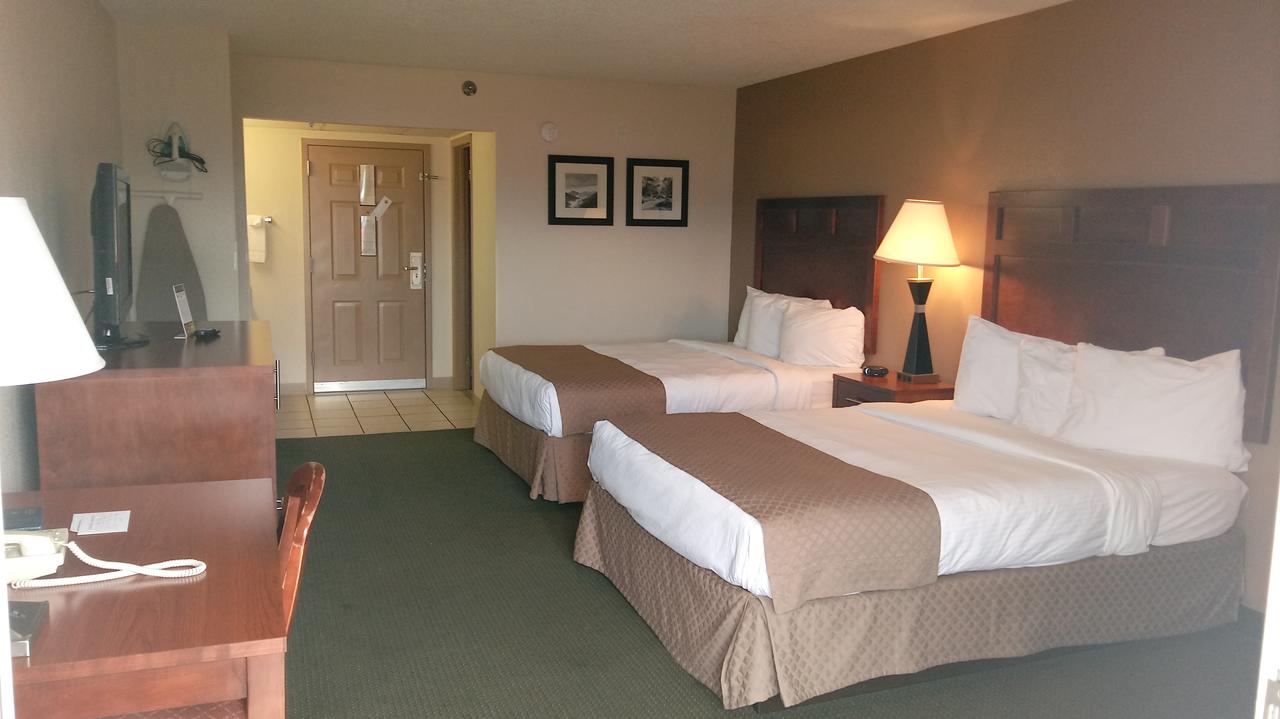 Park Tower Inn - thumb 24