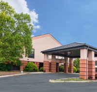 Quality Suites Martinsburg - Accommodation New York