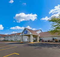 Baymont by Wyndham Baldwin - Accommodation New York