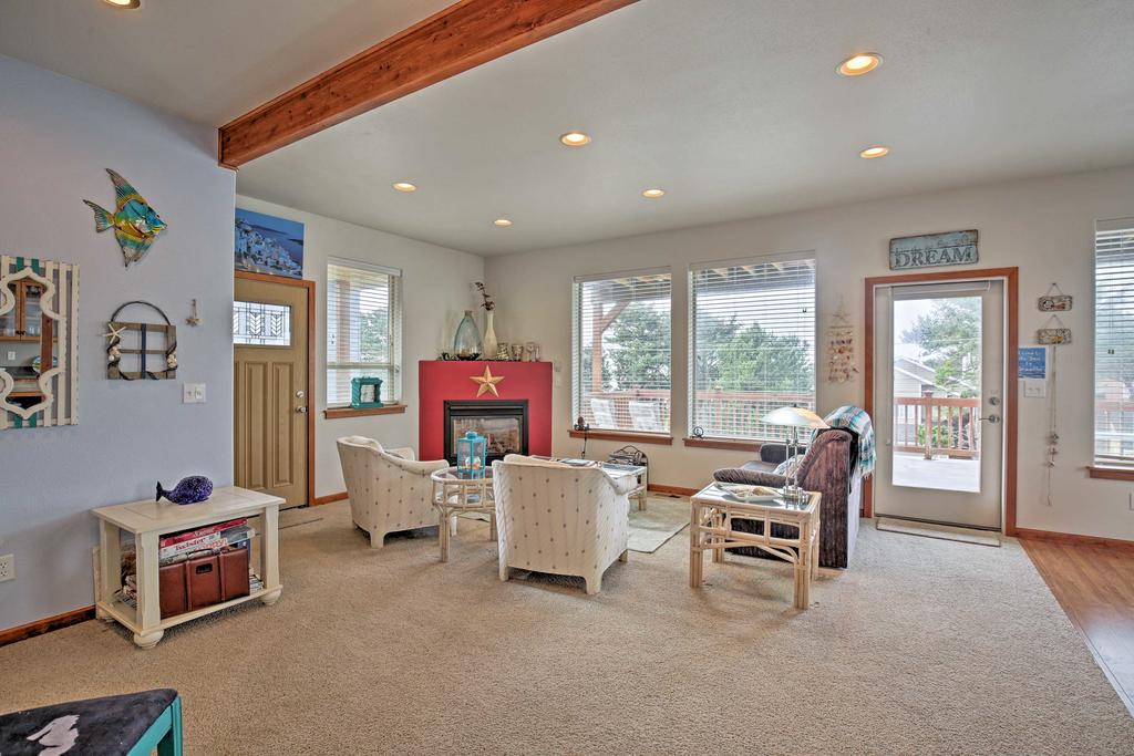 'Playa Del Happy' Coastal Home, Walk To Siletz Bay - thumb 0