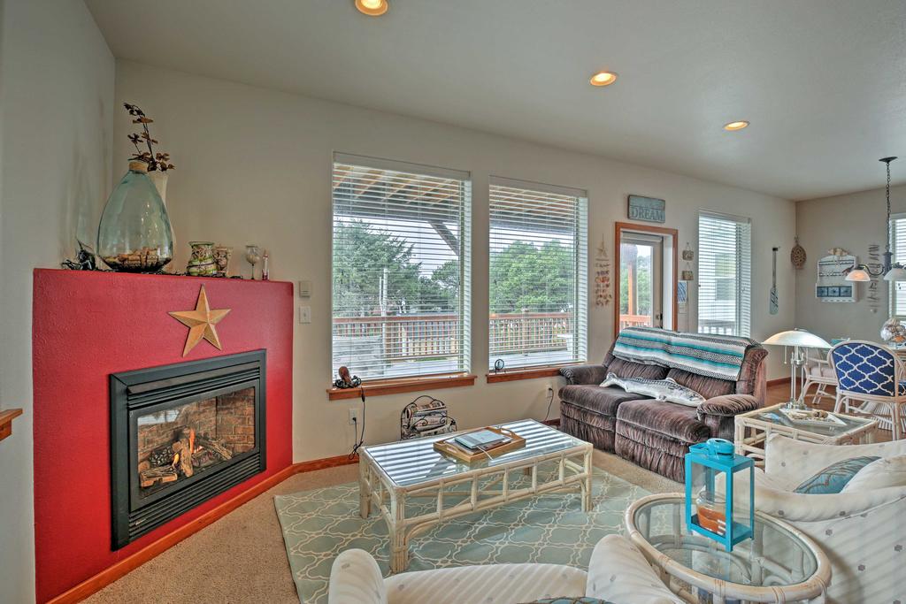 'Playa Del Happy' Coastal Home, Walk To Siletz Bay - thumb 3