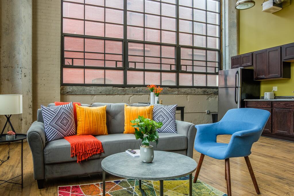 1 & 2 BR Apts With WiFi And Laundry By Frontdesk - thumb 3