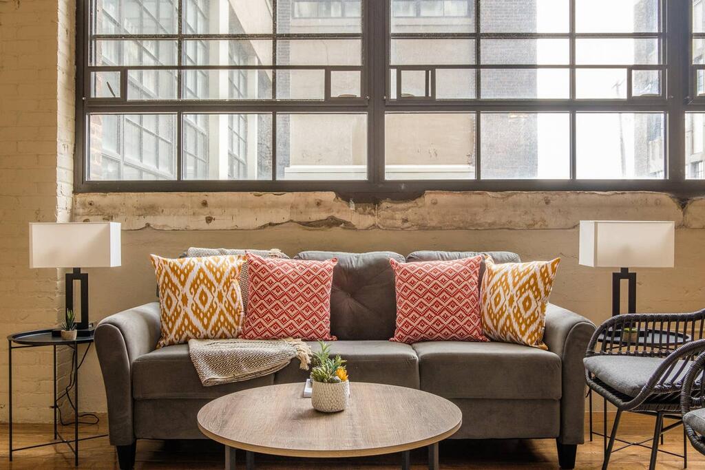 1 & 2 BR Apts With WiFi And Laundry By Frontdesk - thumb 0