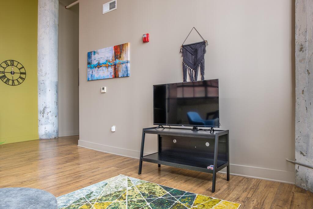 1 & 2 BR Apts With WiFi And Laundry By Frontdesk - thumb 1