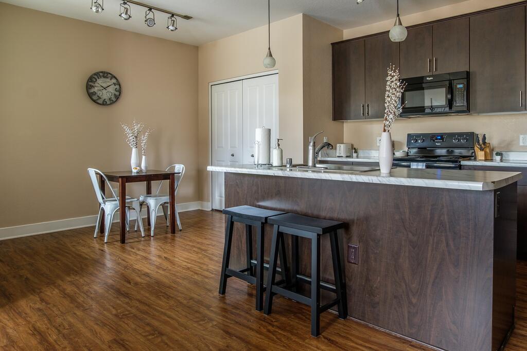 1 BR And 2 BR Apt By Frontdesk - thumb 1