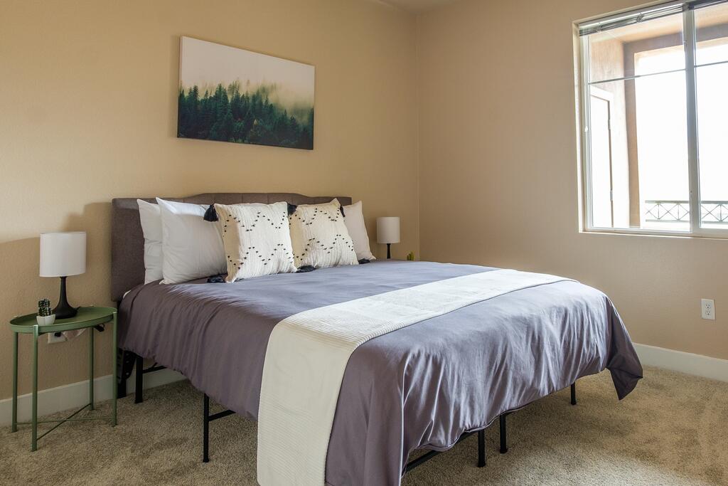 1 BR And 2 BR Apt By Frontdesk - thumb 2
