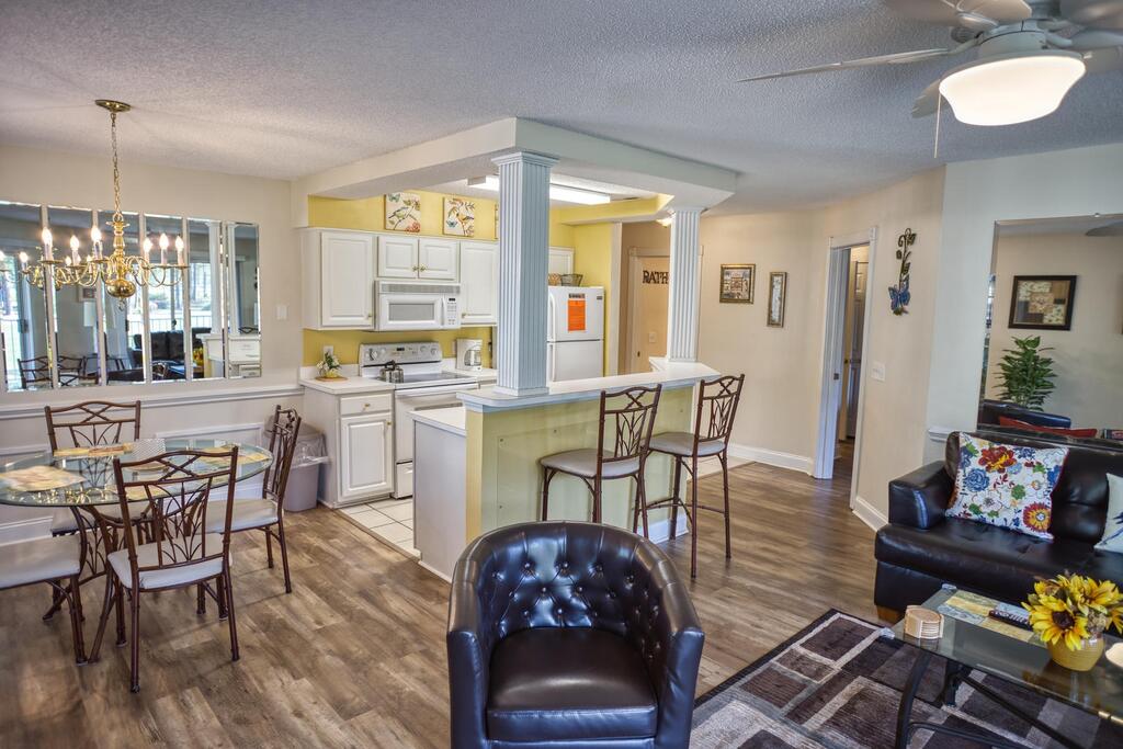 1106M Condo - thumb 1