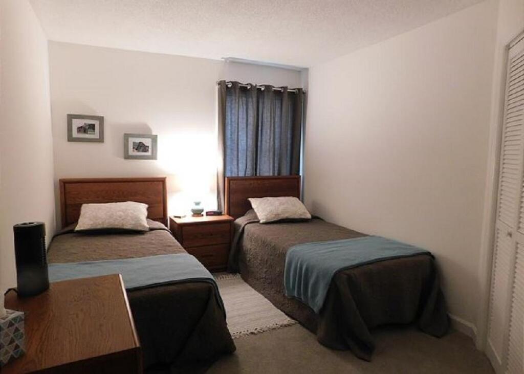 1310 - Gold 2 Bdrm- 850 SF Sleeps 4 - thumb 3