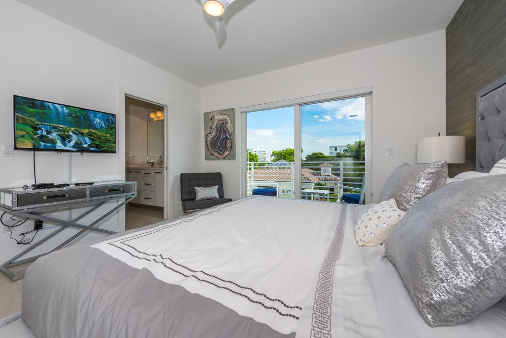 1355 N Ocean Blvd Townhouse - thumb 1