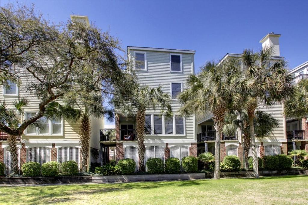 136 Grand Pavilion - thumb 0