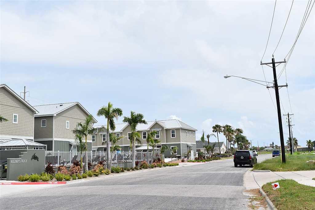 14307 Kemps Way Condo - thumb 2