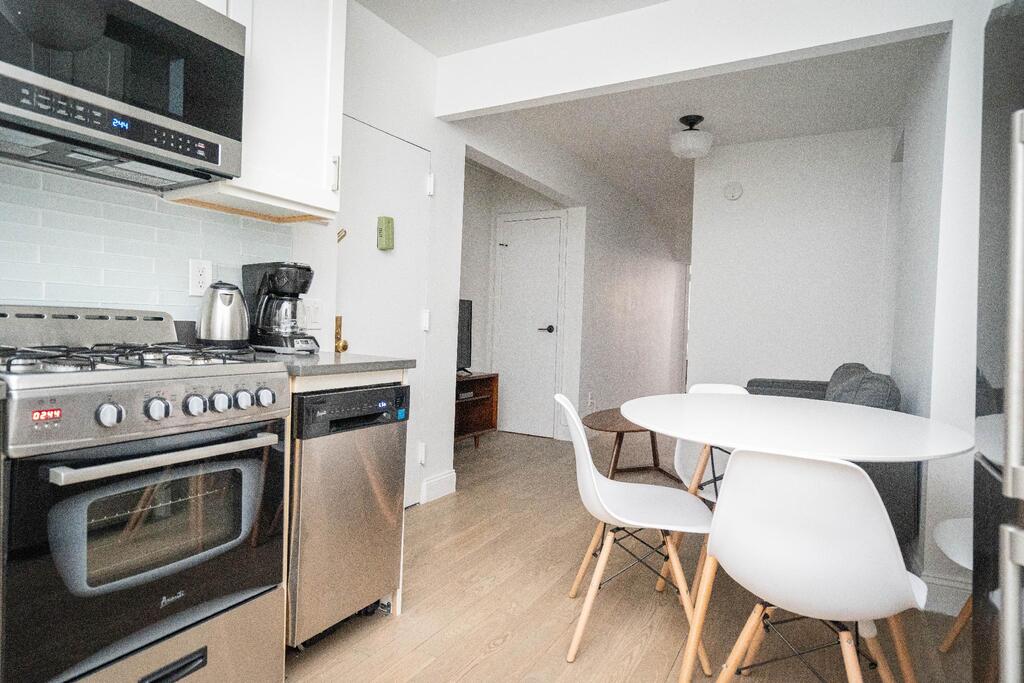 15th St 30 Day Stays - thumb 2