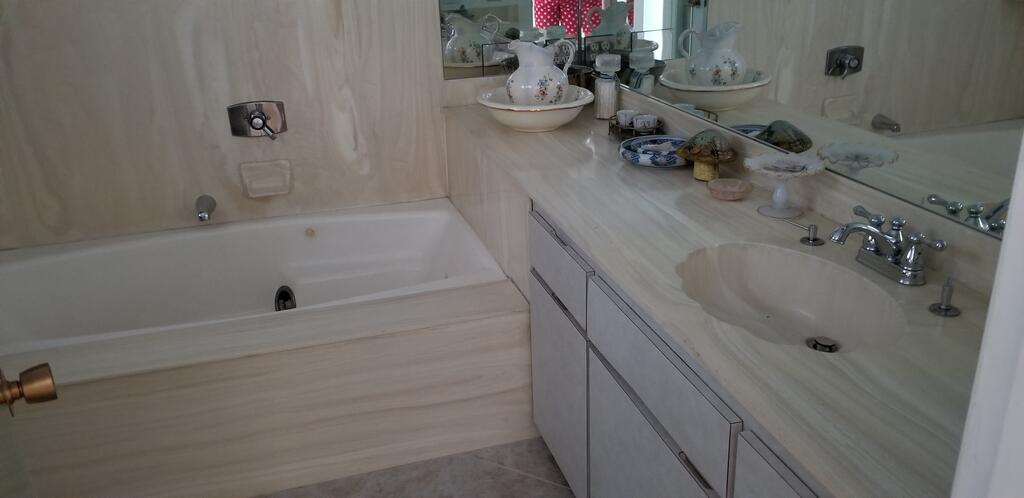 6 Inner Circle - thumb 2