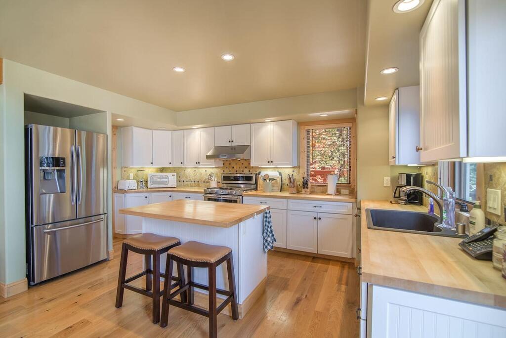 6522 Idlewood Drive  Beauty In Tahoe Vista W/ Lake Views & Hot Tub! - thumb 2