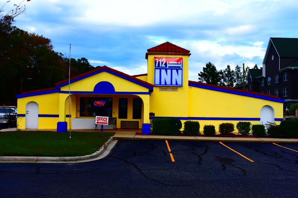 712 Inn - thumb 3