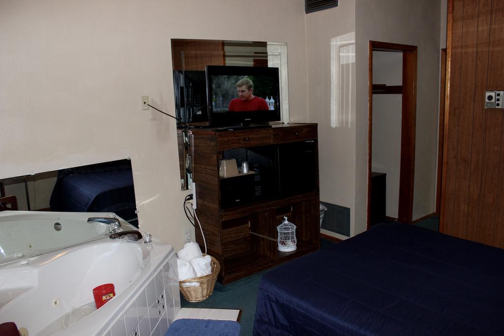 Budget Inn Of America - thumb 3