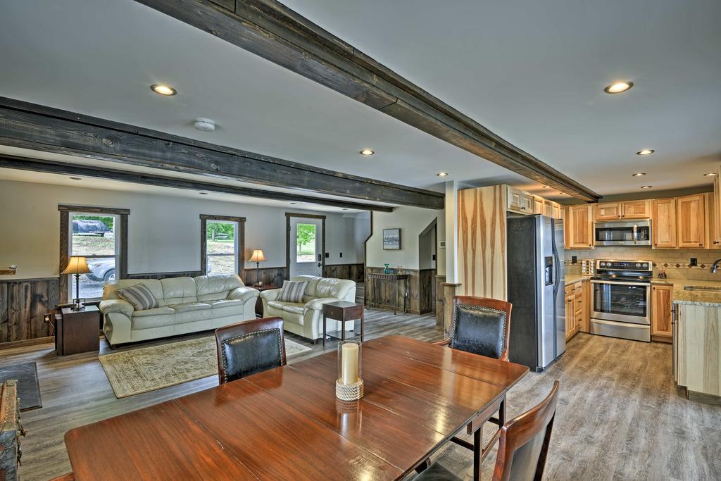 Lakefront Home - Paddleboards, Kayaks, Firepit, Etc - thumb 3