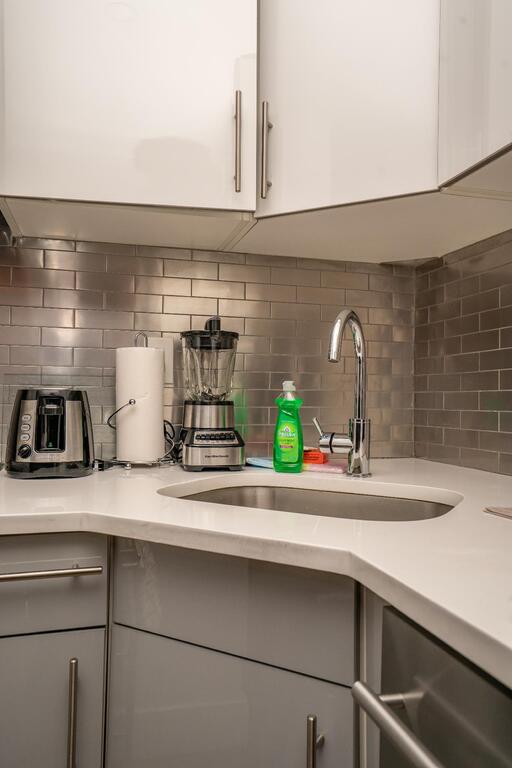 Little Italy Manhattan 30 Day Rentals - thumb 3
