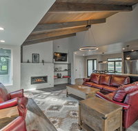Luxe Manchester Home with Hot Tub and Partial Sea View - Accommodation New York