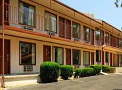 The Parkwood Inn & Suites