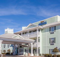 Baymont by Wyndham Decatur - Accommodation New York
