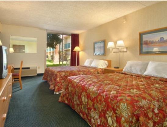 Vacation Inn Phoenix - thumb 12