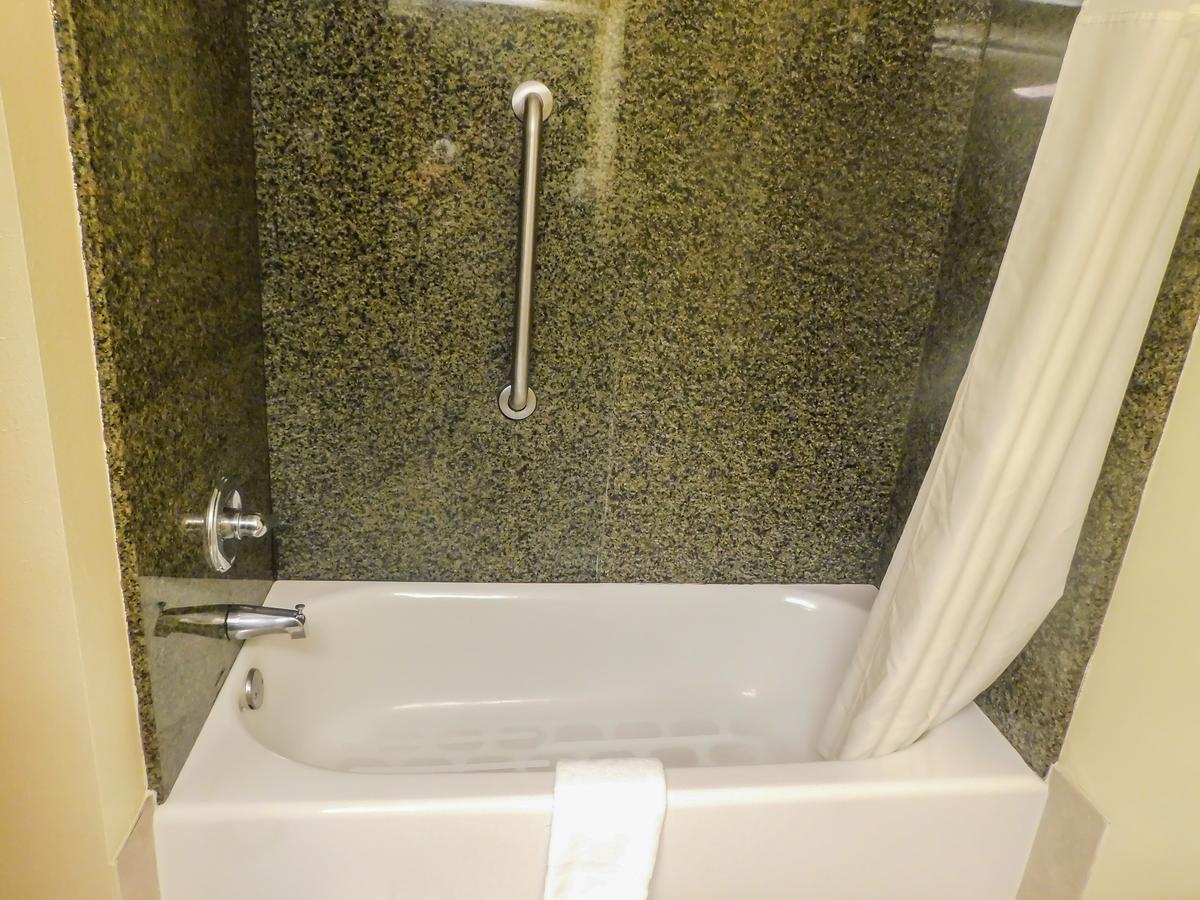 Days Inn & Suites By Wyndham Pocahontas - thumb 16