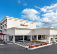 Ramada by Wyndham Texarkana - Accommodation New York