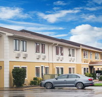 Super 8 by Wyndham Jonesboro - Accommodation New York