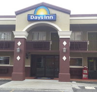 Days Inn by Wyndham Hot Springs - Accommodation New York