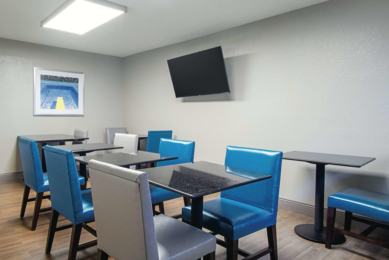 La Quinta Inn By Wyndham West Palm Beach - Florida Turnpike - thumb 31