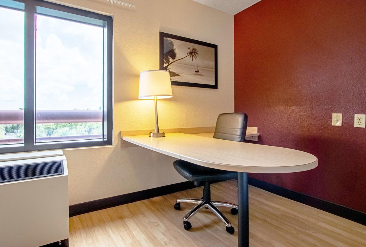 Red Roof Inn PLUS+ West Palm Beach - thumb 8