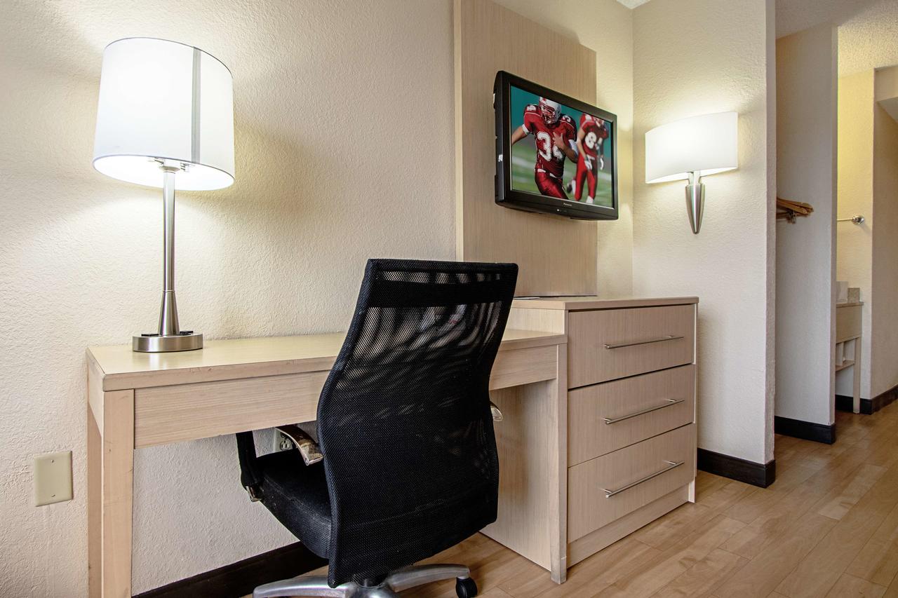 Red Roof Inn PLUS+ West Palm Beach - thumb 11