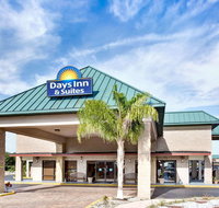 Days Inn  Suites by Wyndham Davenport - Accommodation New York