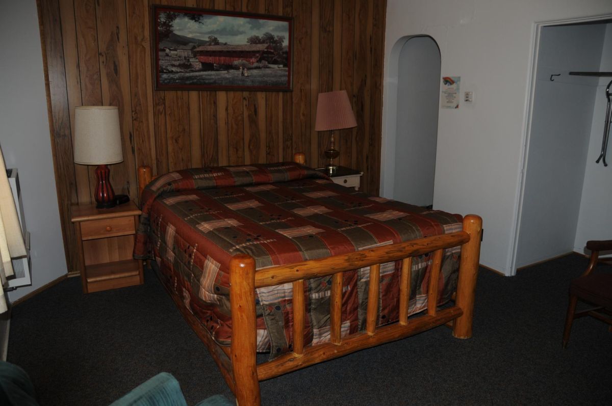 Rainbow Motel Hot Springs State Park - thumb 1