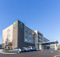 Holiday Inn Express  Stes Florence-Arpt - Accommodation New York