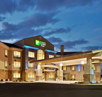Holiday Inn Express  Suites Nampa - Accommodation New York