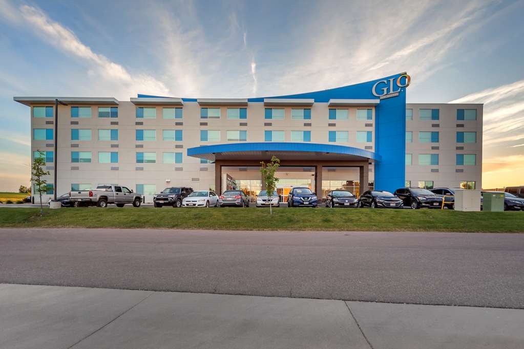 GLo Best Western Dawley Farms - thumb 1