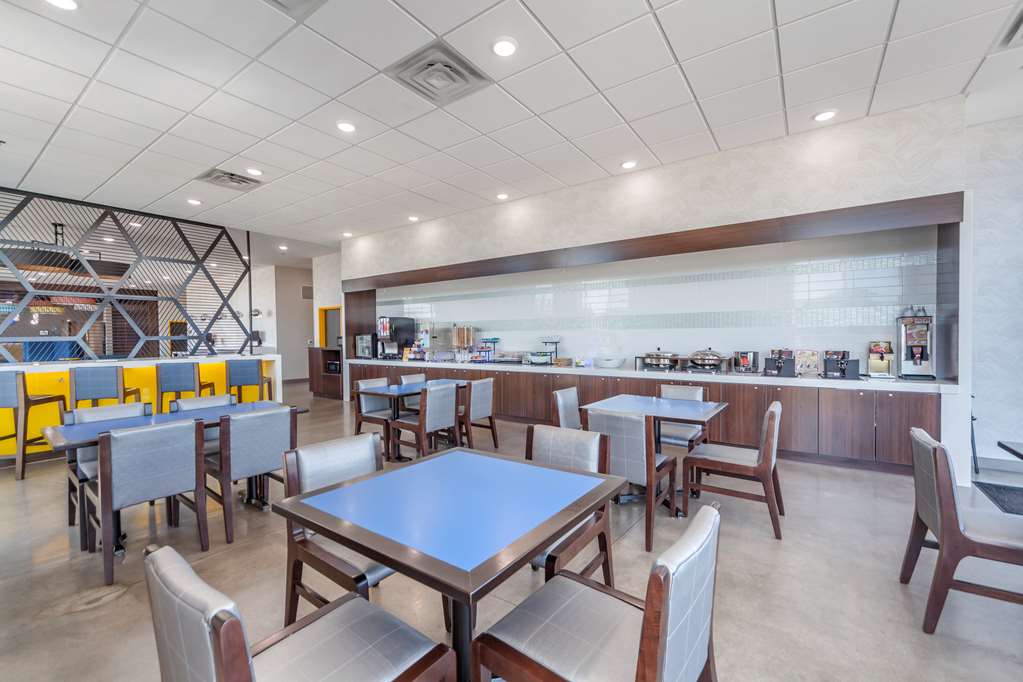 GLo Best Western Dawley Farms - thumb 13