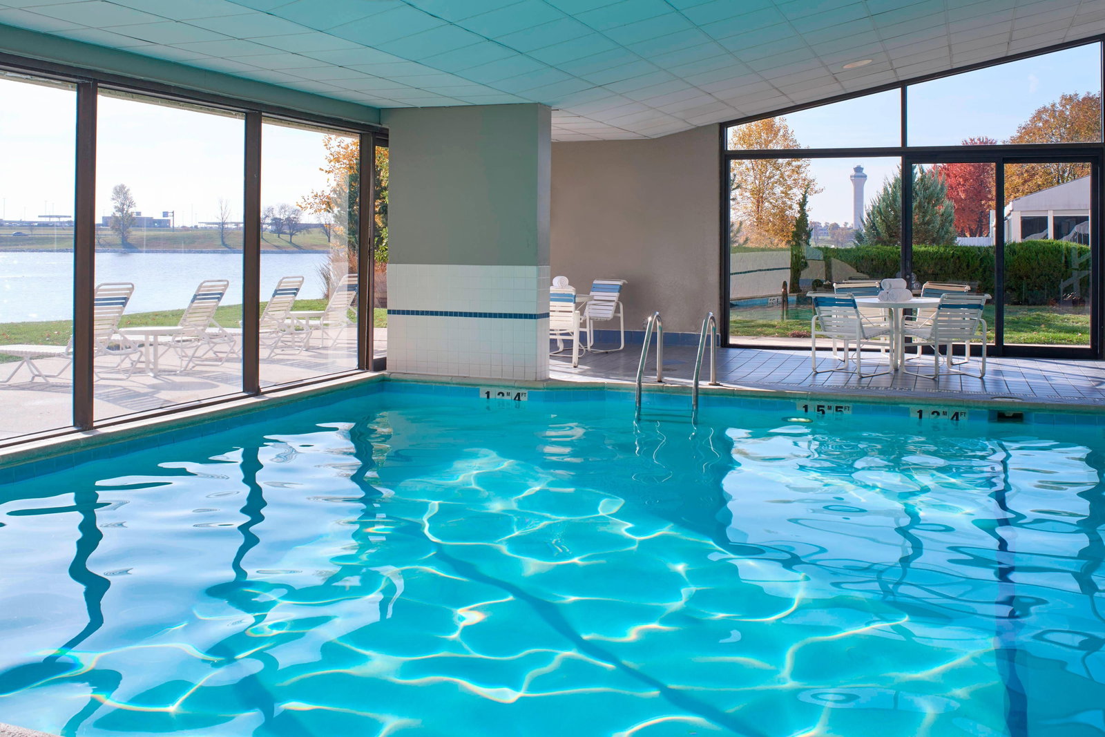 Kansas City Airport Marriott - thumb 13