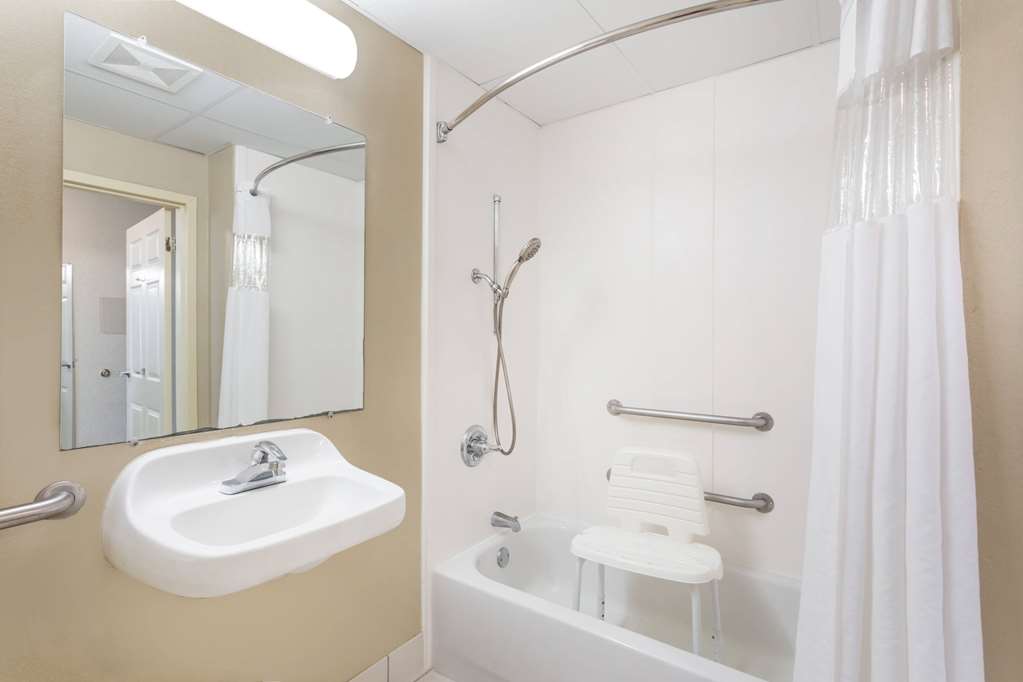 Wingate By Wyndham Savannah Gateway - thumb 3