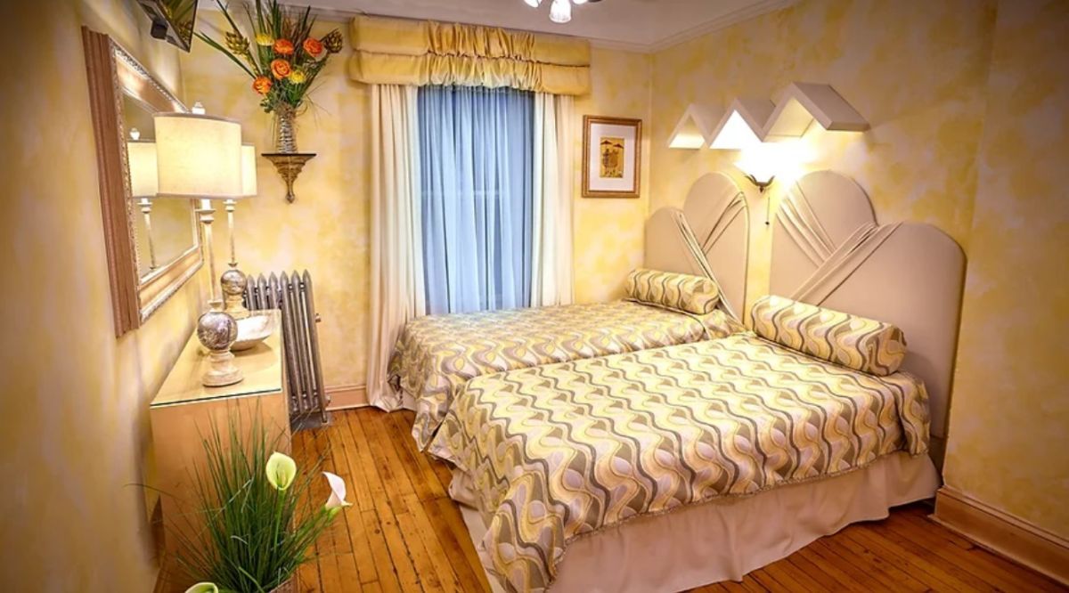 The International Cozy Inn - thumb 0