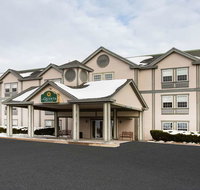 La Quinta Inn  Suites St. Albans - Accommodation New York