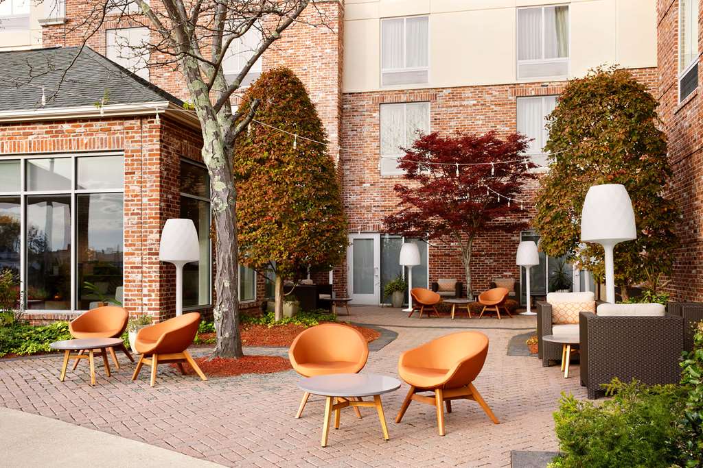 Hilton Garden Inn Providence Airport - thumb 2