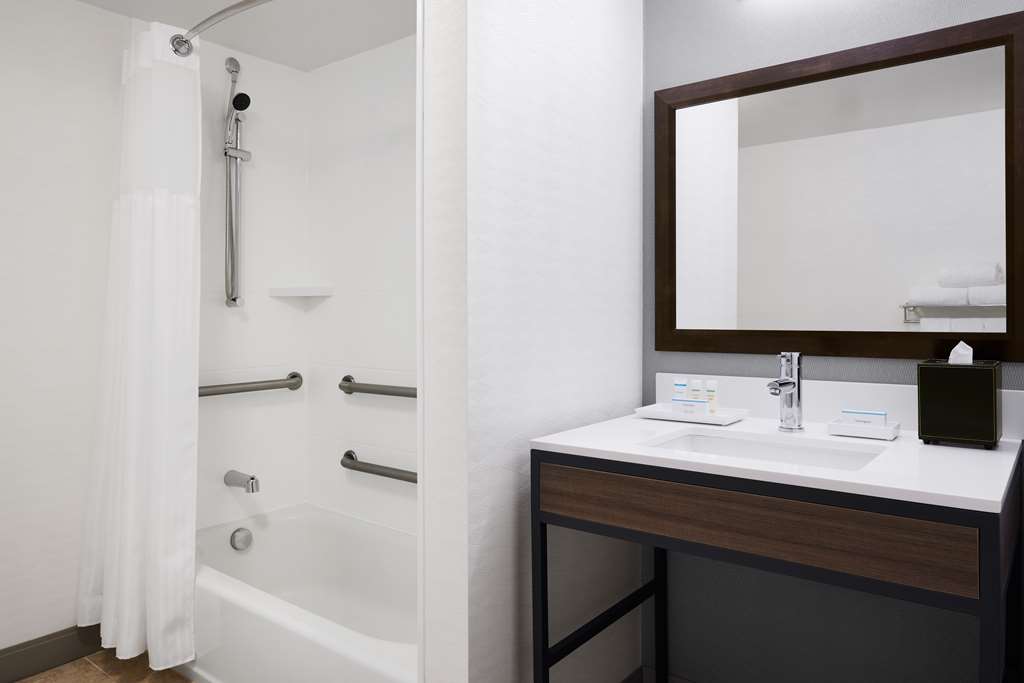 Hilton Garden Inn Providence Airport - thumb 6