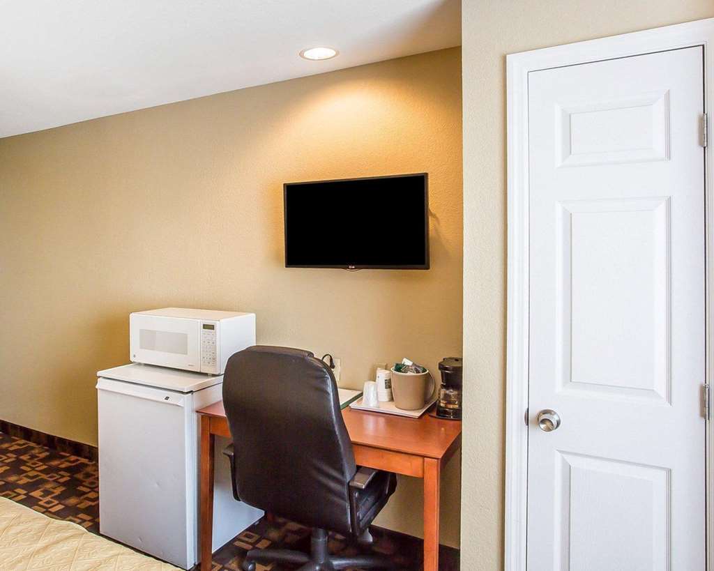 Quality Inn & Suites - thumb 6