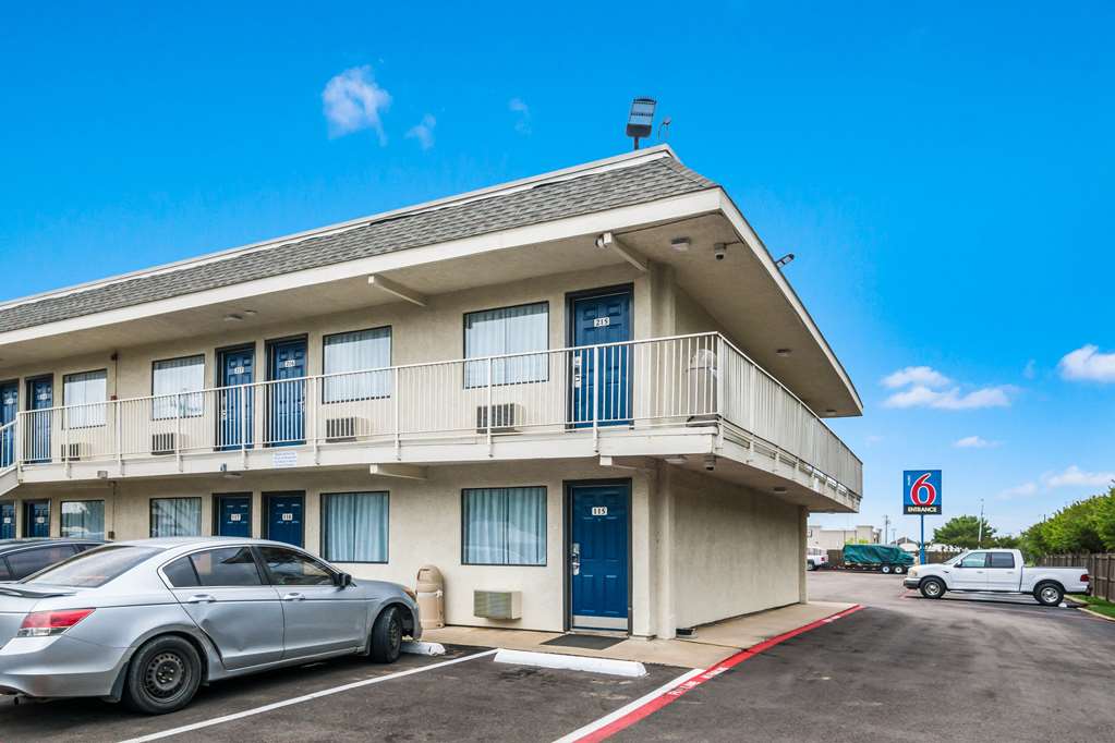 Motel 6 Irving - thumb 1